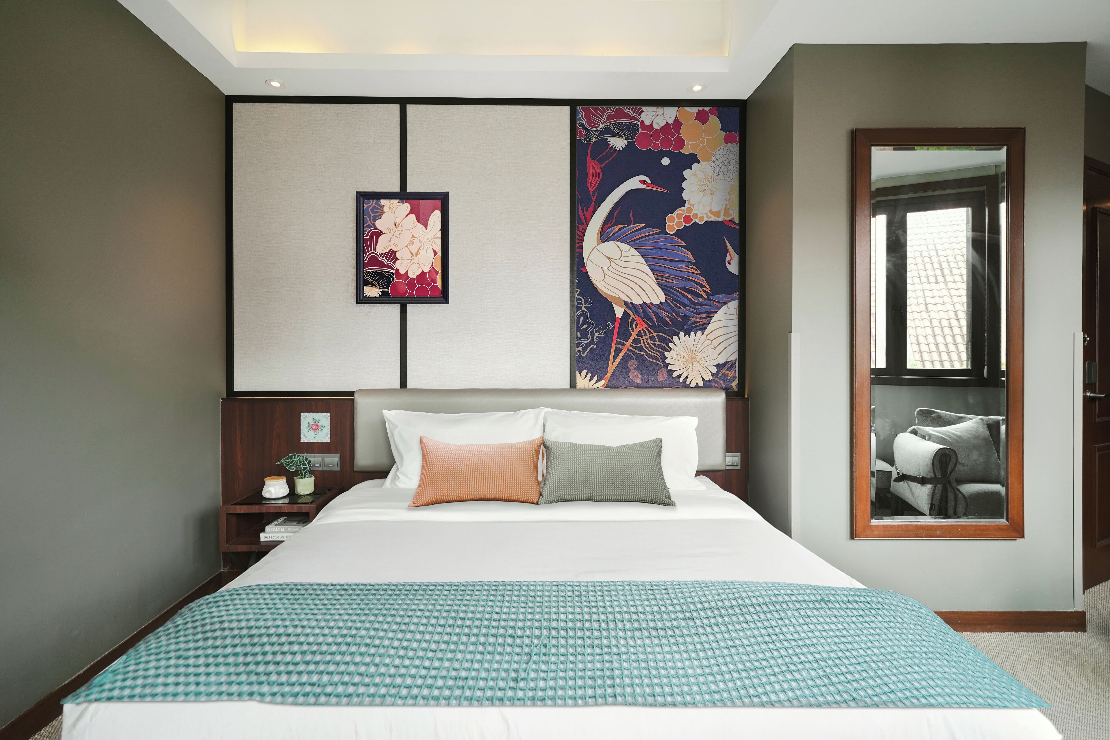 In-room safe, individually furnished, desk, laptop workspace