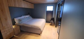 5 Schlafzimmer, Bügeleisen/Bügelbrett, Internetzugang