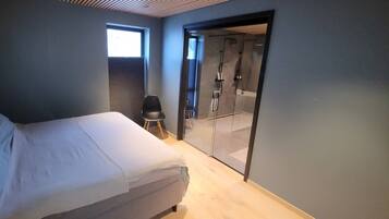 5 dormitorios, tabla de planchar con plancha, Internet