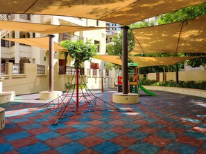 Children’s area - Stylish & Spacious Apartment in Downtown Dubai (Dubai)