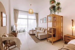 TV - Beachfront Bliss on the Palm Jumeirah (Dubai)