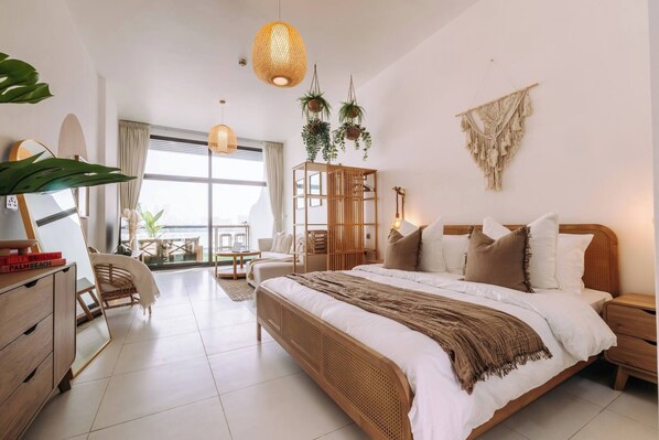 1 bedroom, iron/ironing board, internet, bed sheets