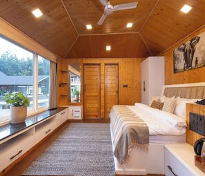 Lakens van Egyptisch katoen, luxe beddengoed, een bureau, gratis wifi