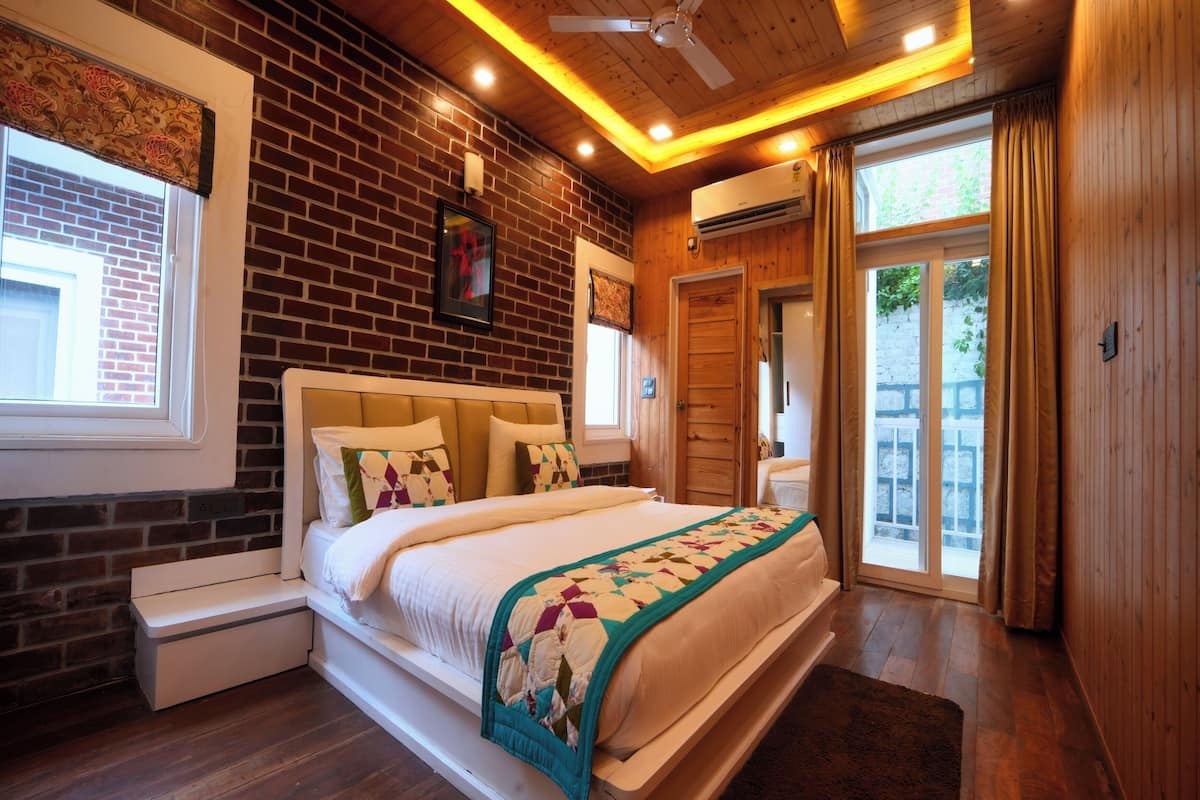 2BHK Villa with Mountain & Garden View | 1 bedroom, desk, laptop workspace, rollaway beds