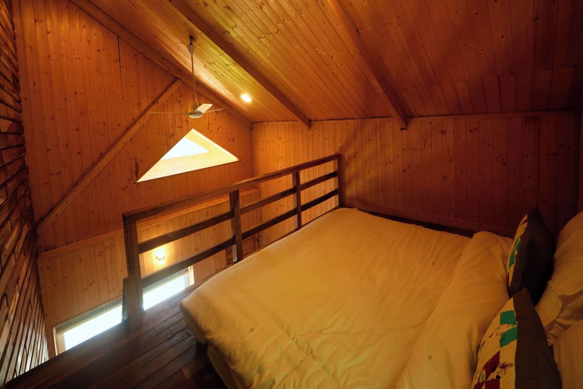 Premium Room with Garden & Mountain View