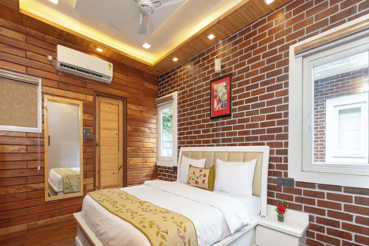 Garden View Villa | Egyptinpuuvillaiset lakanat, ylelliset vuodevaatteet, työpöytä