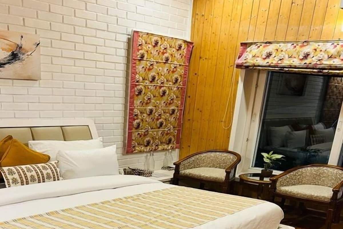 Standard Double Room | Egyptian cotton sheets, premium bedding, desk, free WiFi