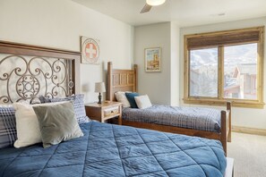4 habitaciones, escritorio, cuna de viaje y wifi gratis 