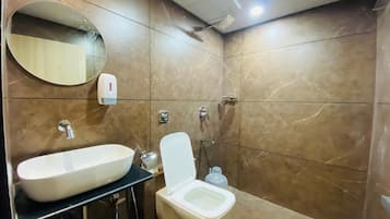Double Room | Bathroom | Shower, free toiletries, towels, soap