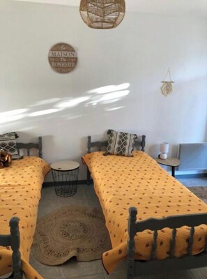 2 bedrooms, iron/ironing board, travel cot, free WiFi - Le Cigalou (Sainte-Croix-du-Verdon)