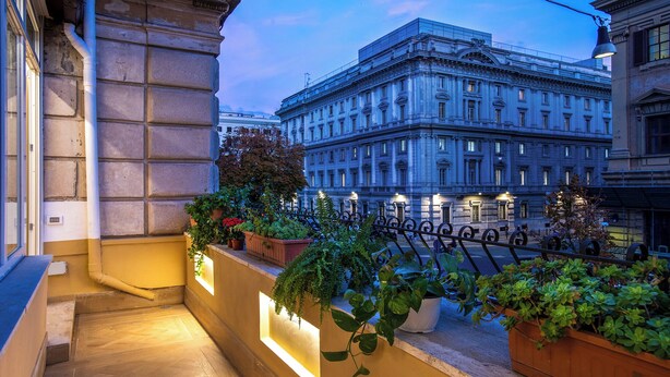 Premier Suite, City View | Teres/patio