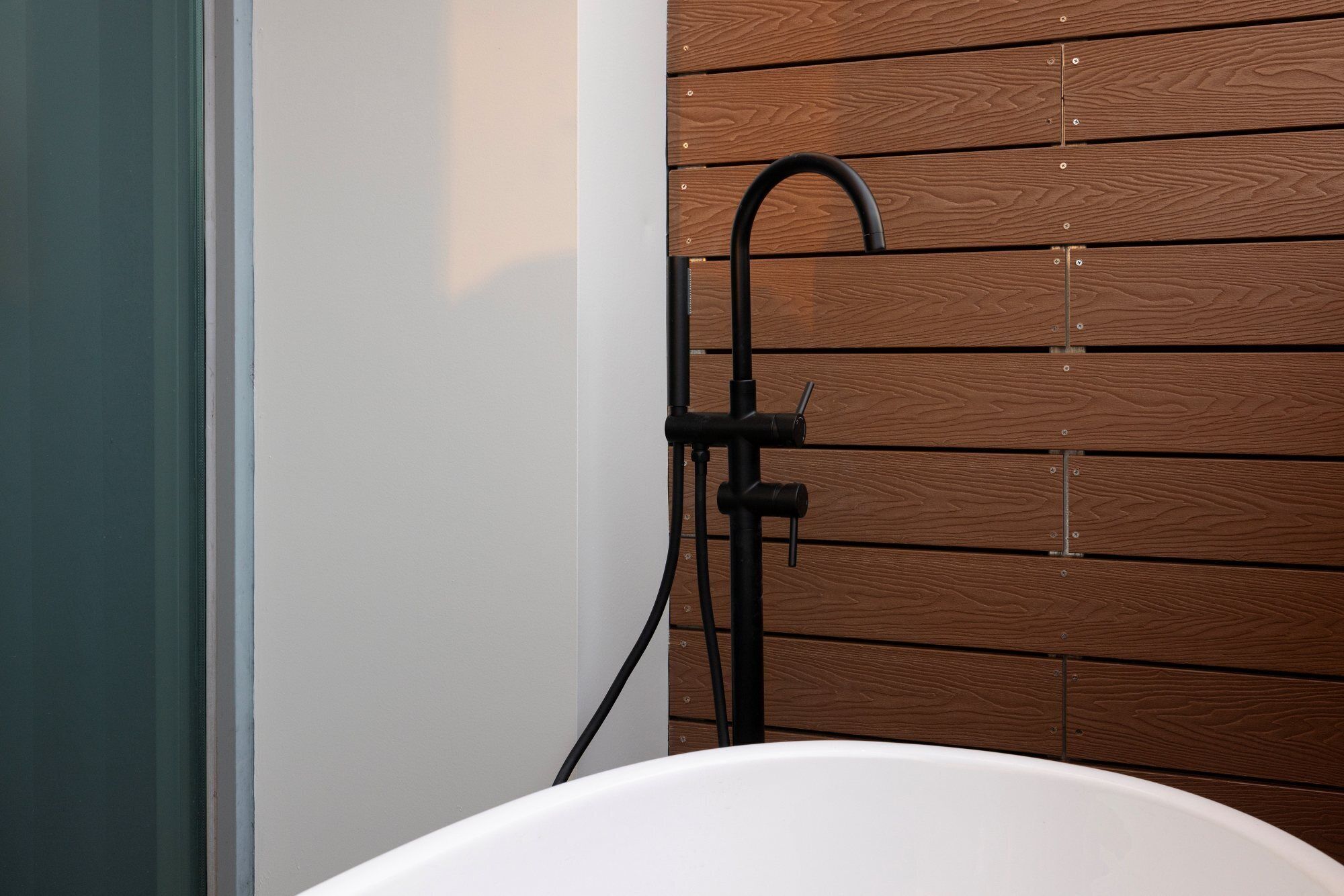 Private spa tub