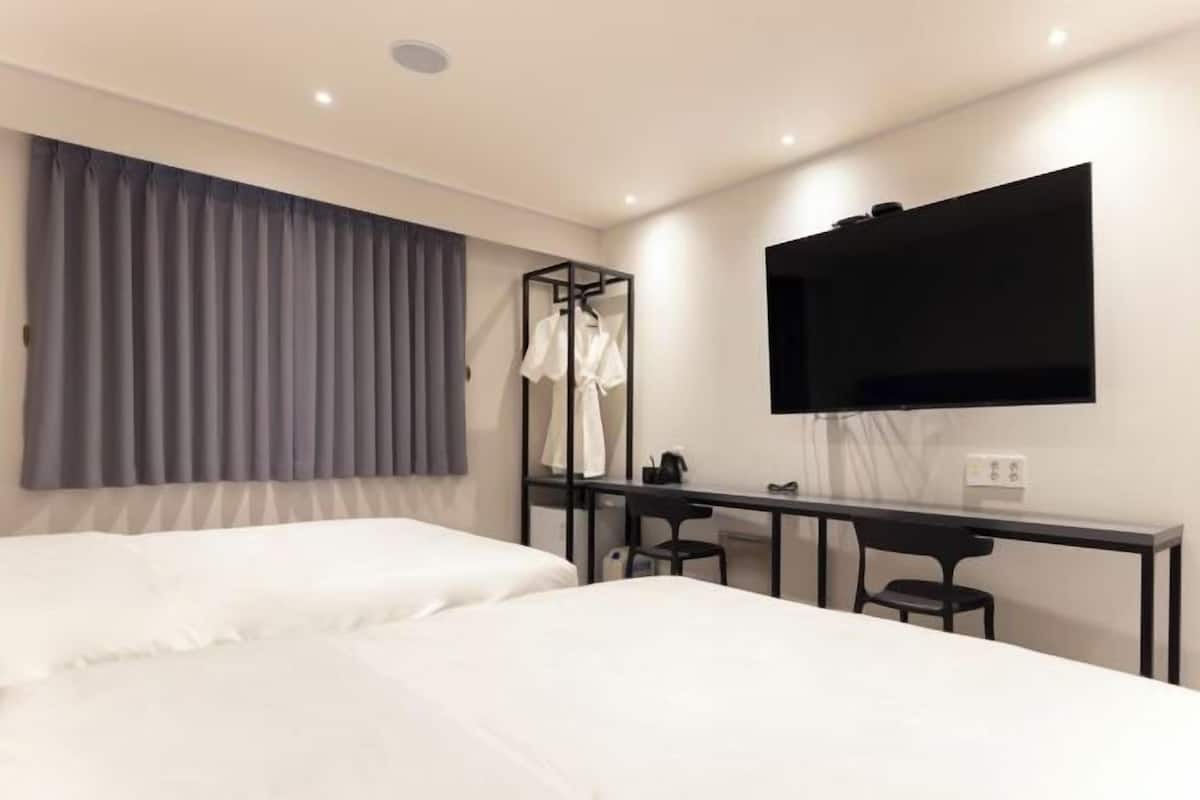 Ropa de cama de alta calidad, wifi gratis y ropa de cama