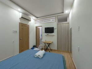 Premier Double Room | Iron/ironing board, free WiFi - D Home (Ho Chi Minh City)