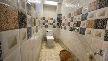 Standard Shared Dormitory, Mixed Dorm | Bathroom | Shower, rainfall showerhead, soap, shampoo