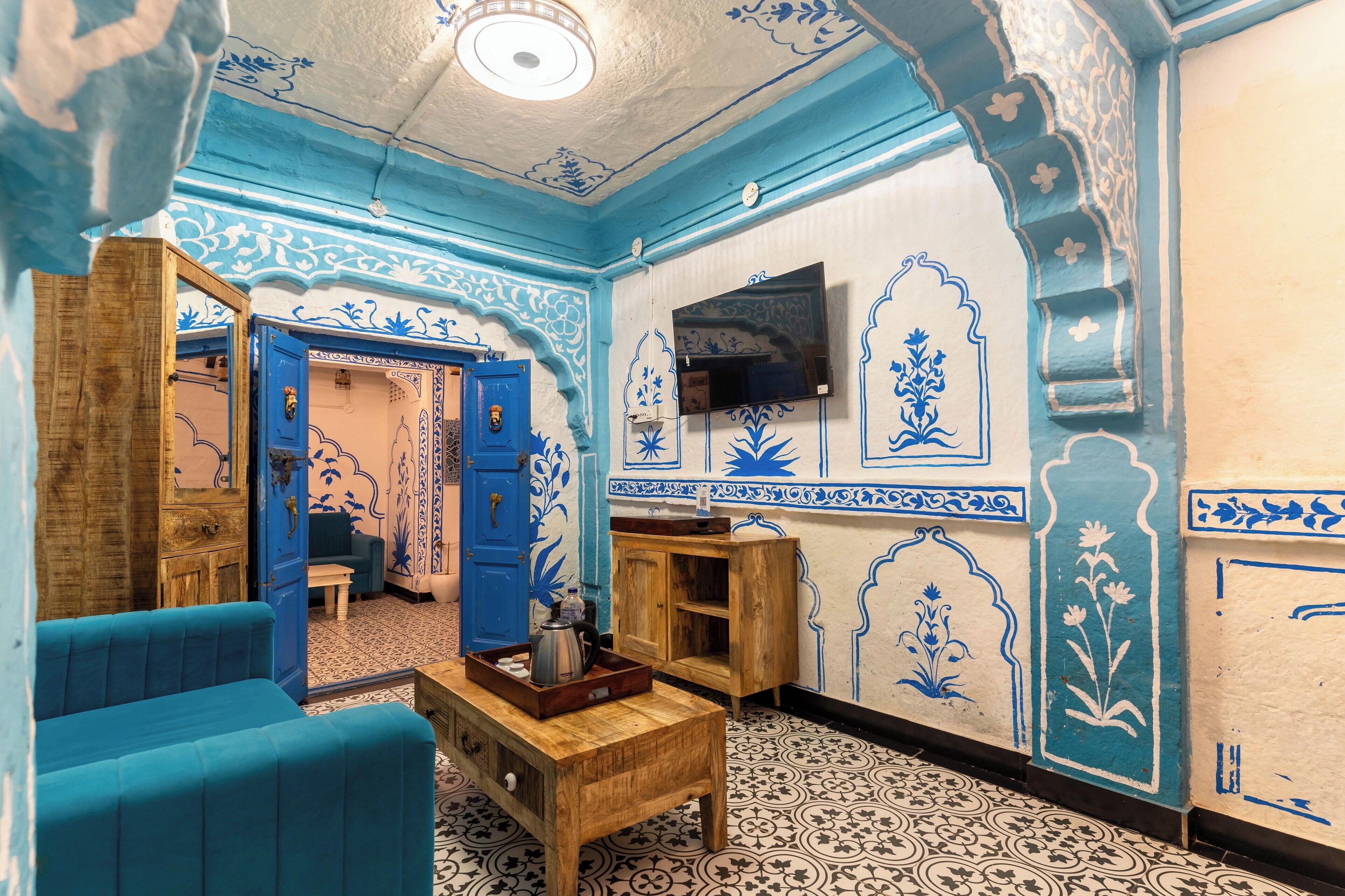 高级双人房 | 高档床上用品、羽绒被、免费 WiFi、床单