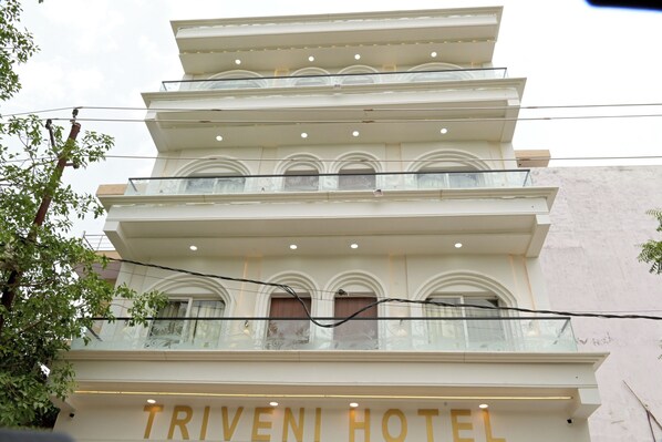 Front of property - Triveni Gest House (Chhata)