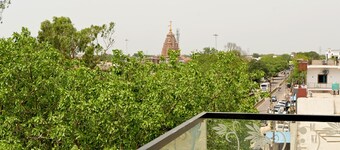 Triveni Gest House