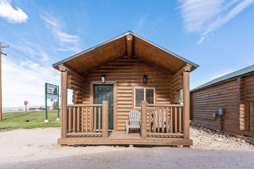 #1 Ski Cabin! Newly Remodeled! AC! Sleeps 4!