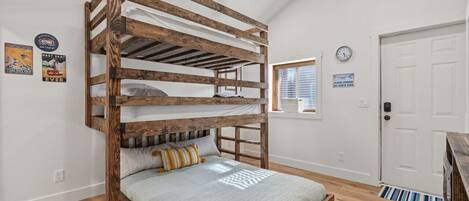 1 chambre, fer et planche à repasser, Wi-Fi gratuit, draps fournis