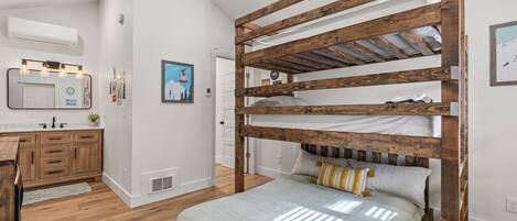 1 chambre, fer et planche à repasser, Wi-Fi gratuit, draps fournis