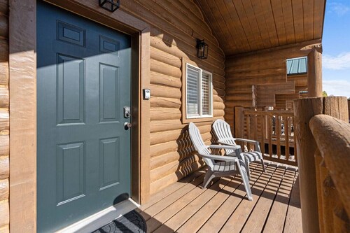 #2 Jeep Mini Cabin w/ AC, Fire Pit & BBQ!