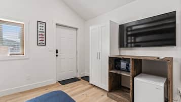 1 slaapkamer, een strijkplank/strijkijzer, wifi, beddengoed