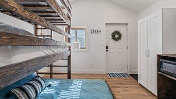 1 bedroom, WiFi, bed sheets