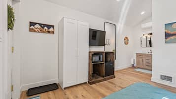 1 habitación, wifi y ropa de cama