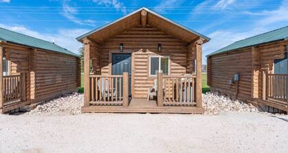 #4 Bear Lake Cabin! Newly Remodeled! AC! Sleeps 4!