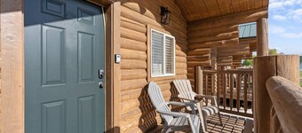 #3 Wild West Mini Cabin w/ AC, Fire Pit & BBQ!