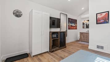 1 habitación, wifi y ropa de cama