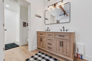 Hair dryer - #8 Bigfoot Cabin! Newly Remodeled! AC! (Saint Charles)