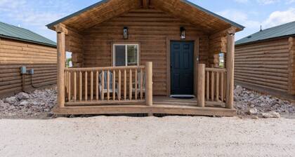 #9 Yellowstone Cabin! Newly Remodeled! AC! Sleeps 3!