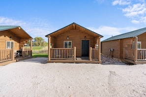 Terrace/patio - #6 Dinosaur Cabin! Newly Remodeled! AC! Sleeps 5! (Saint Charles)