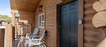 #10 Woodland Wildlife Cabin w/ AC, Fire Pit & BBQ!