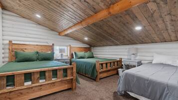 2 bedrooms, desk, travel crib, free WiFi