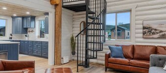 Mini Cabins Lodge-Hot Tub! AC! Arcades! Air Hockey and Foosball!