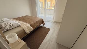 2 bedrooms, iron/ironing board, travel crib, free WiFi