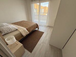 2 bedrooms, iron/ironing board, travel crib, free WiFi