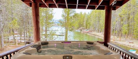 Tina de hidromasaje al aire libre