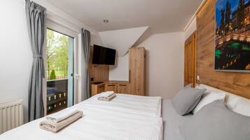 4 bedrooms, individually decorated, individually furnished