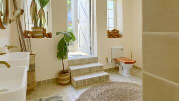 Luxury Double Room, Garden View | Bathroom | Bathrobes