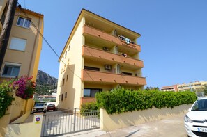 Apartment | Exterior - Belmont Apartment With Private Terrace (Torroella de Montgrí)