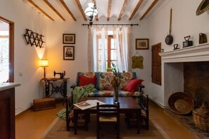 Cottage | Living room - Casa del Labrador With Spa and Shared Pool for 14 (Alcaraz)