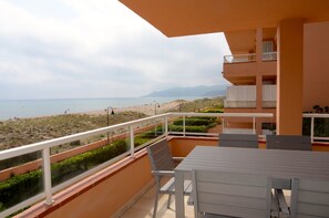 Apartment | Balcony - Apartment for six People Near Golf De Pals (Pals)