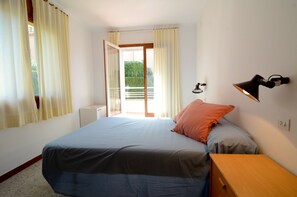 Apartment | 2 bedrooms, iron/ironing board - Apartment Near Els Griells Beach (Torroella de Montgrí)