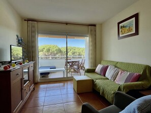 Apartment | Living room - Apartment in Pals Near Playa de Pals Beach (Pals)