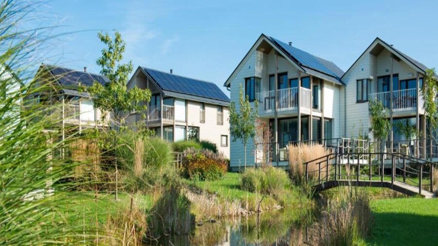 Lakeside Villa With Sauna