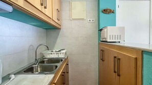 Apartment | Private kitchen - Apartment in Spain Near Coastal Attractions (L'Escala)